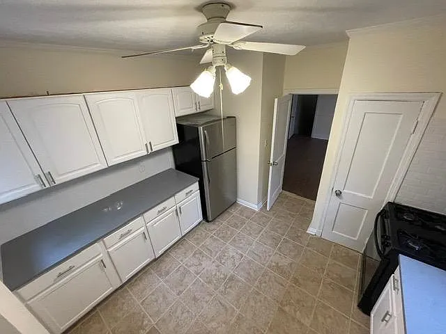 3920 Fairview Ave — Photo 6