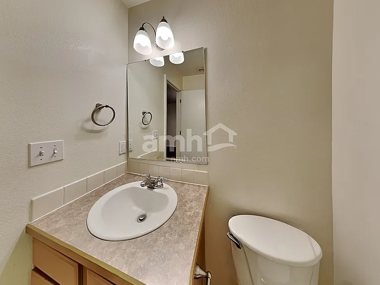 1211 N Cambrick Dr — Photo 14