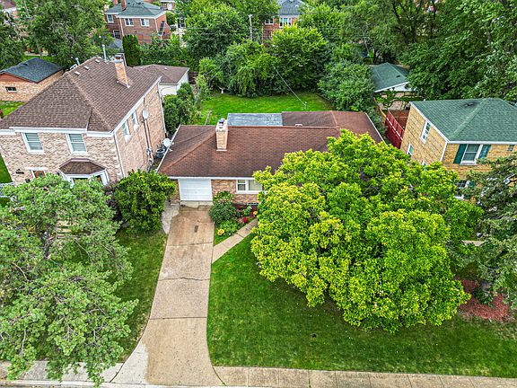 2nd image of 6433 N Trumbull Ave