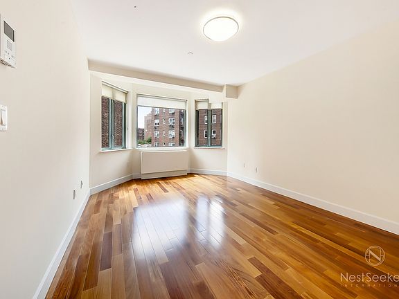 3rd image of 83-30 Kew Gardens Rd #30L