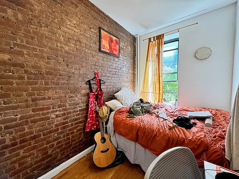 305 6th St #6A — Photo 7