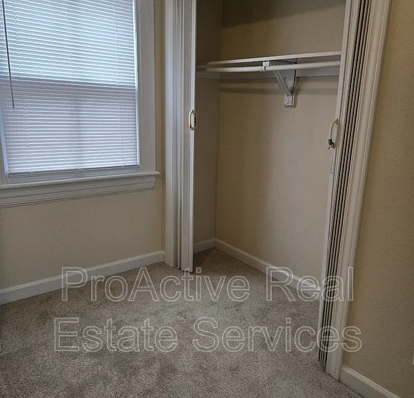 910 Colonial Ave — Photo 24