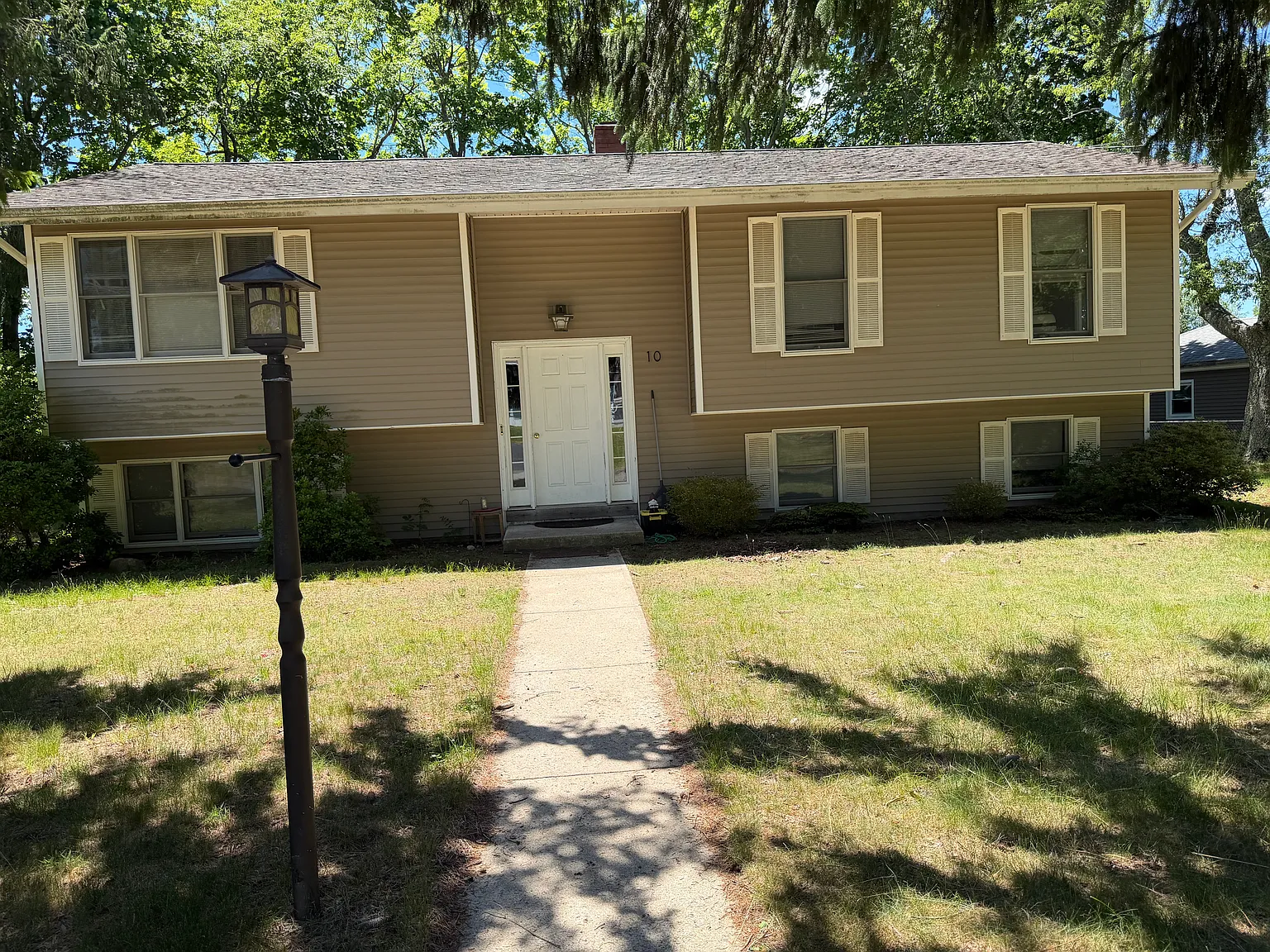 3 bed, 1.5 bath, $2,950 — Photo 1