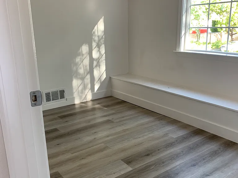 4192 Pickwick Dr — Photo 14