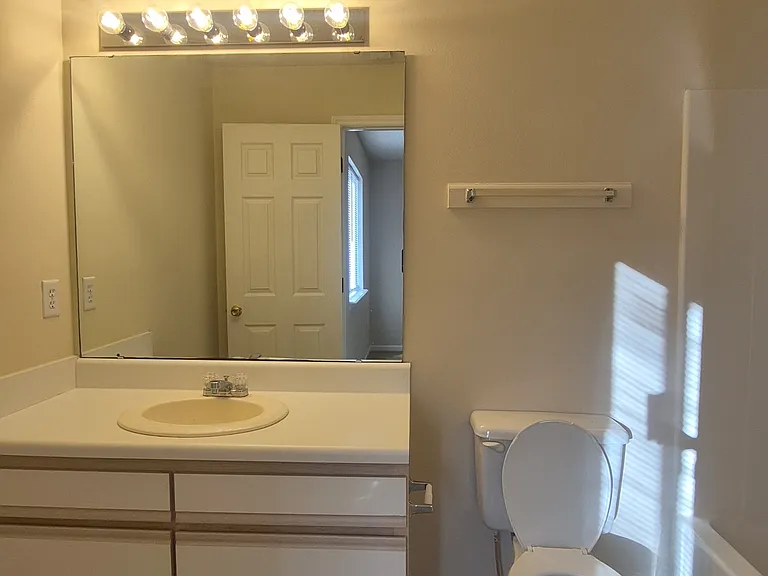 320-2D Brownlea Dr #1 — Photo 8