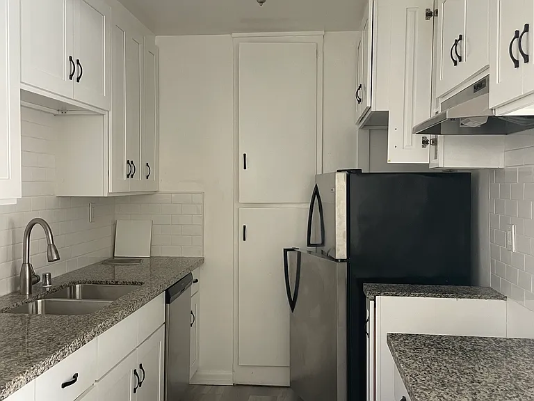 1417 Armacost Ave #18 — Photo 2