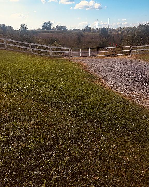 2nd image of 592 N Camp Dick Rd