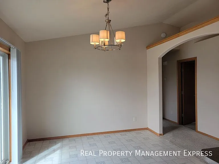 5901 S Mandy Ave — Photo 6