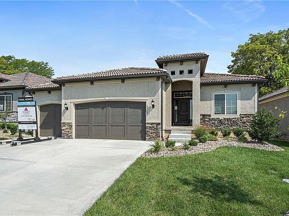 2nd image of 2118 NW Ashurst Dr