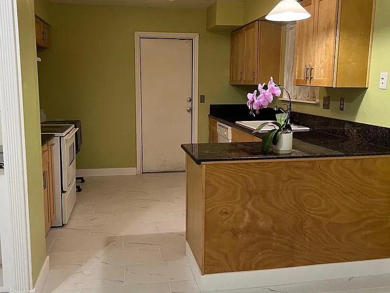 600 New Stine Rd #30 — Photo 12