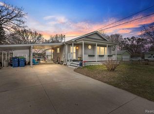 300 Deens Ln, Bay City, MI 48706