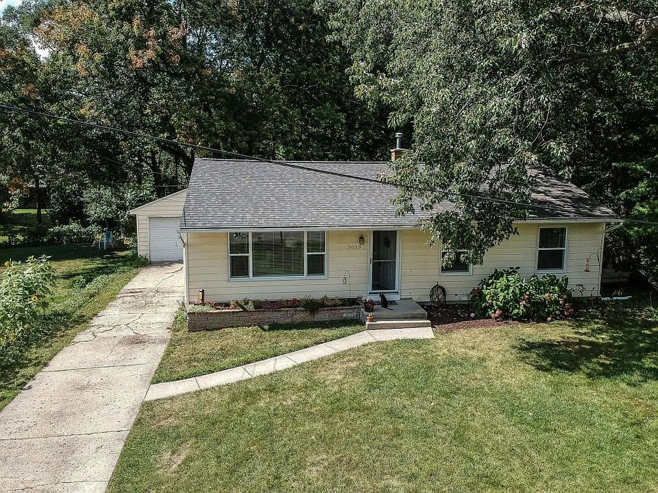 1st image of 3039 Waterford Ave NE