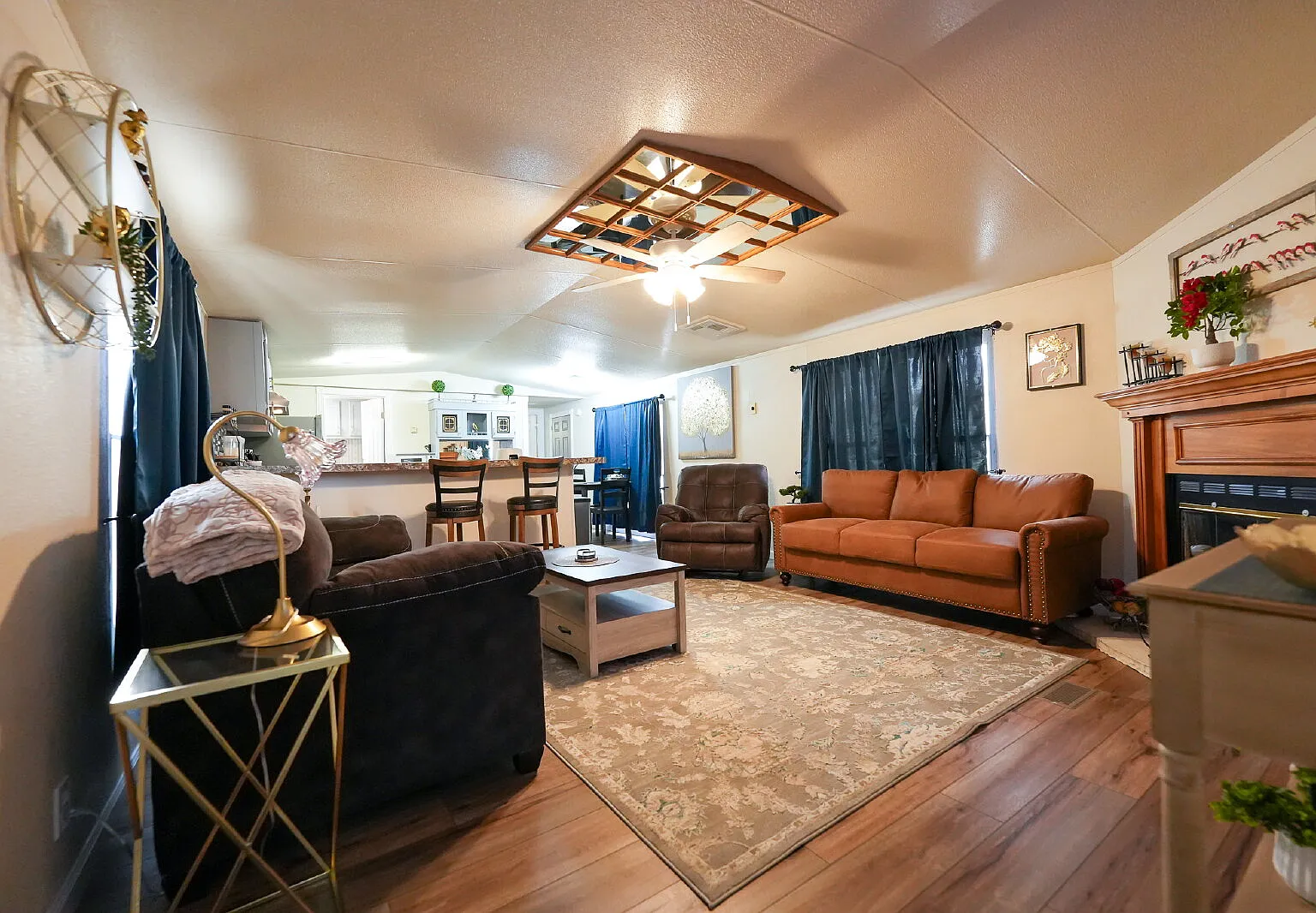 2 bed, 2.0 bath, $2,300 — Photo 4