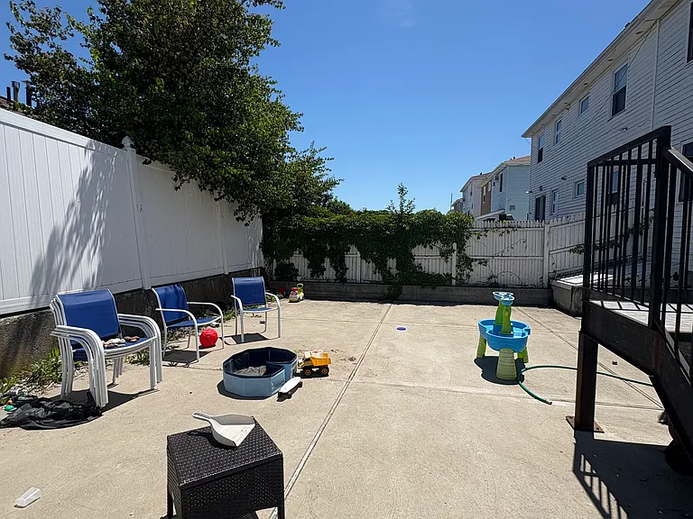 91 Thornycroft Ave #1 — Photo 13