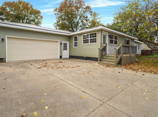 204 Williams St, Henry, IL 61537