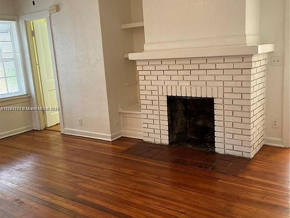 4th image of 315 Eucalyptus St APT 2