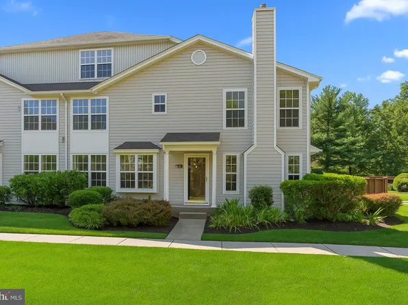 8106 Spruce Mill Dr, Yardley, PA 19067