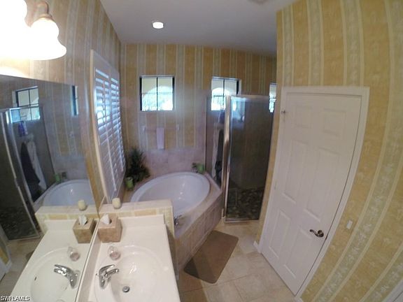 5th image of 12669 Kentwood Ave
