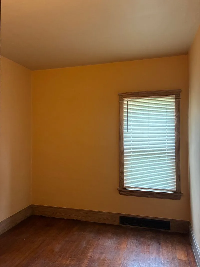 2 bed, $1,000 — Photo 3