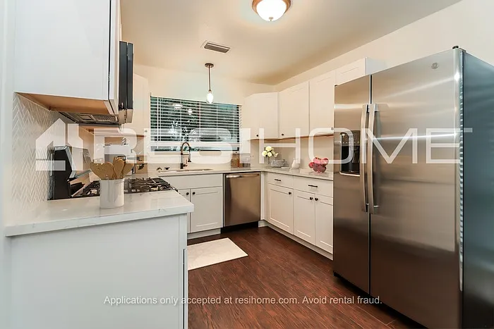 6327 Dawnridge Dr — Photo 2