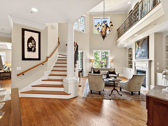 5th image of 319 Circle Park Pl