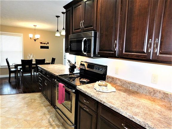 4th image of 3115 Hillgail Ct