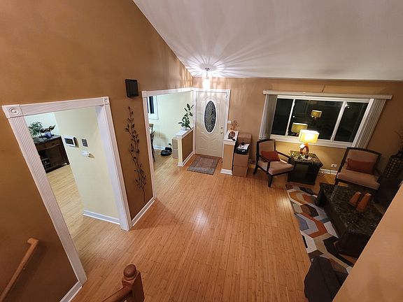 5th image of 9462 Hamlin Ave