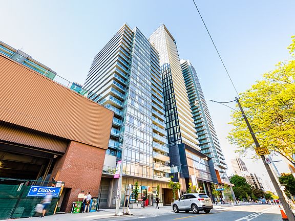 3rd image of 50 Wellesley St E