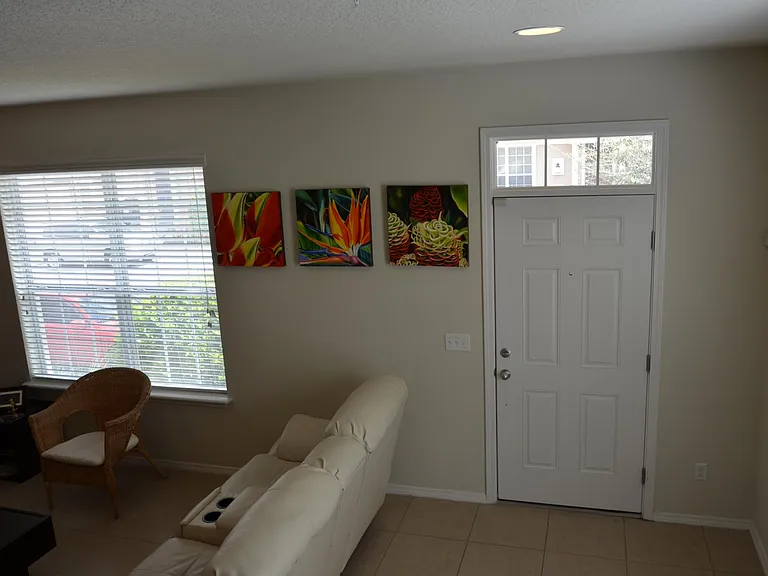 213 Silverglen Ln — Photo 6