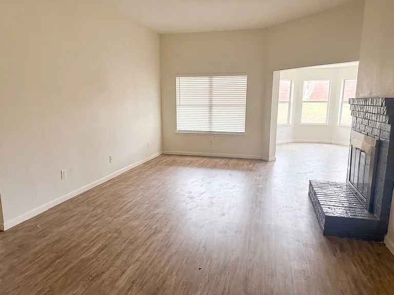 4809 Maryannes Meadow Dr — Photo 3