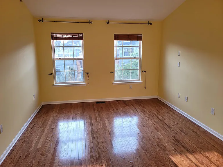 8 McMartin Ct — Photo 11