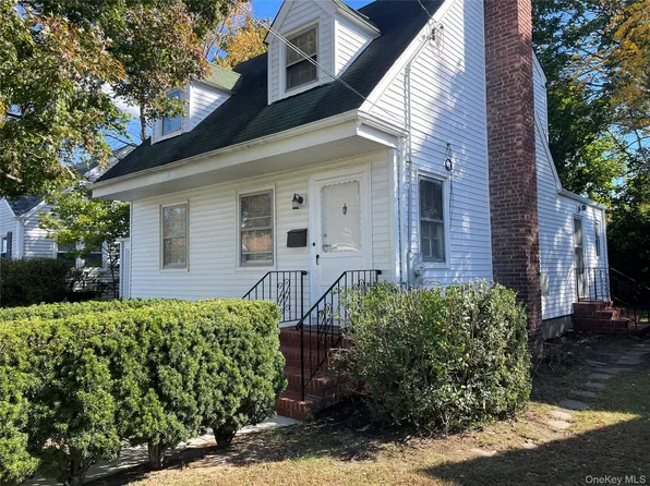 1100 Pacific Street, Baldwin, NY 11510