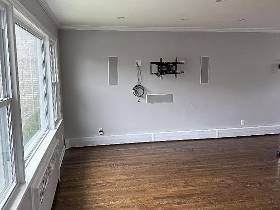 5th image of 129 Mansion Ave