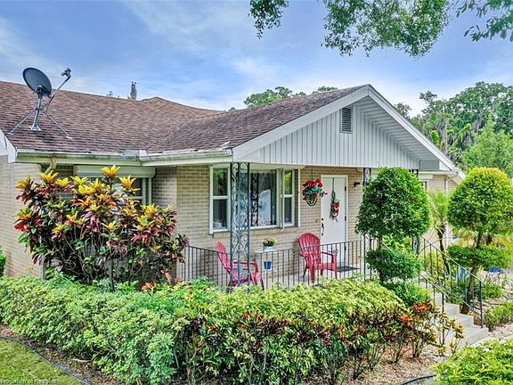 2nd image of 1400 Crescent Dr