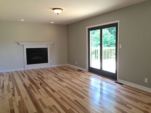 4th image of 620 Orchard Ln