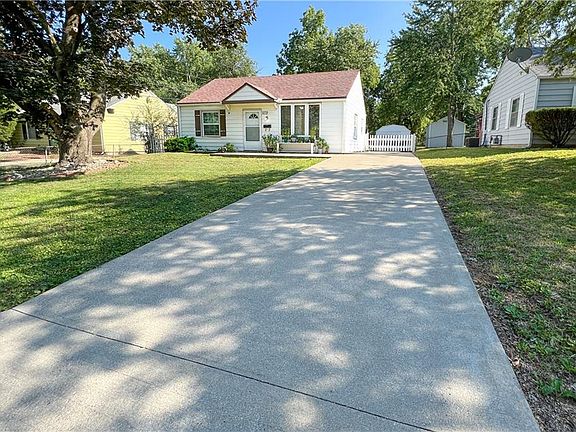2nd image of 5229 Locust Ave