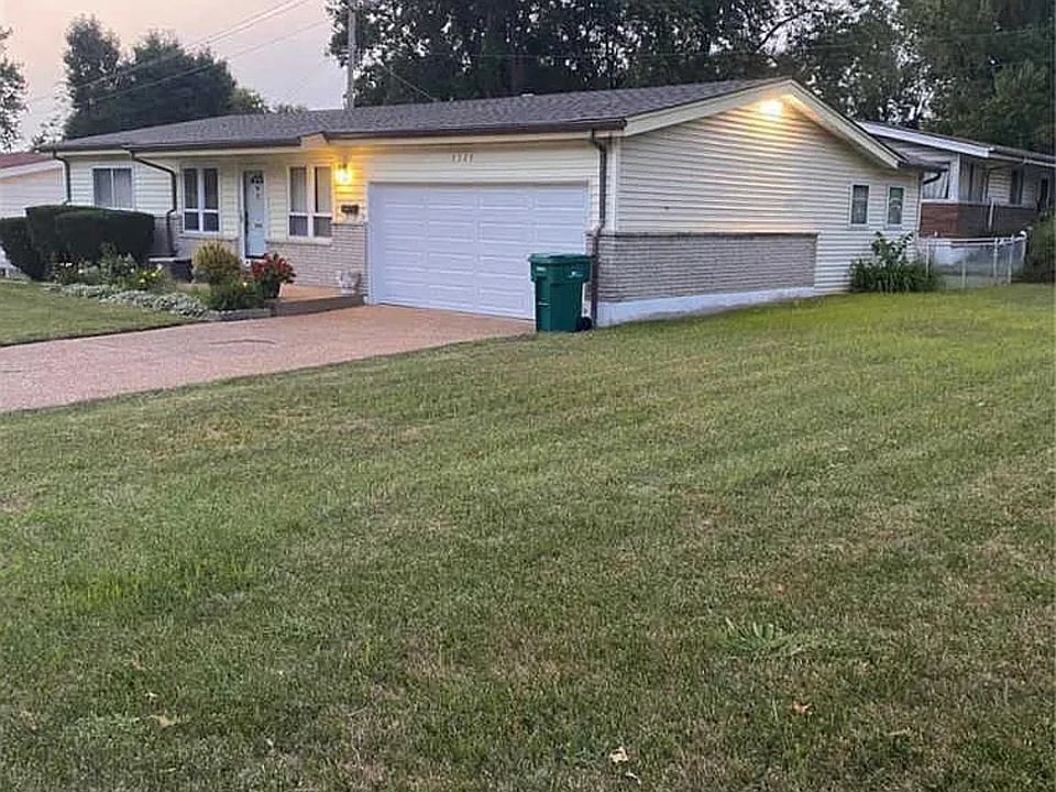 1st image of 2229 Empress Dr
