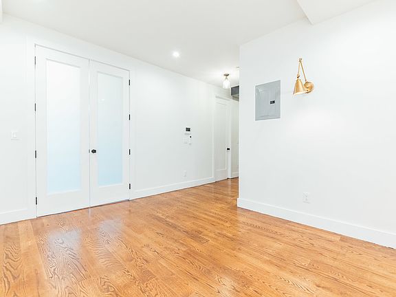 4th image of 228 Manhattan Ave #2E