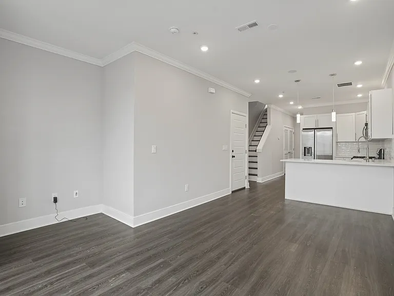 5239 Chancellor St #2 — Photo 4