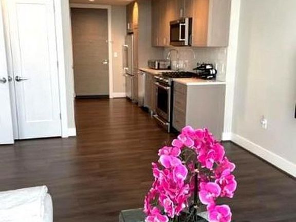 2nd image of 930 Rose Ave Unit 1902