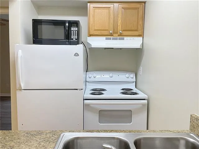 213 Rosebud St #I — Photo 5