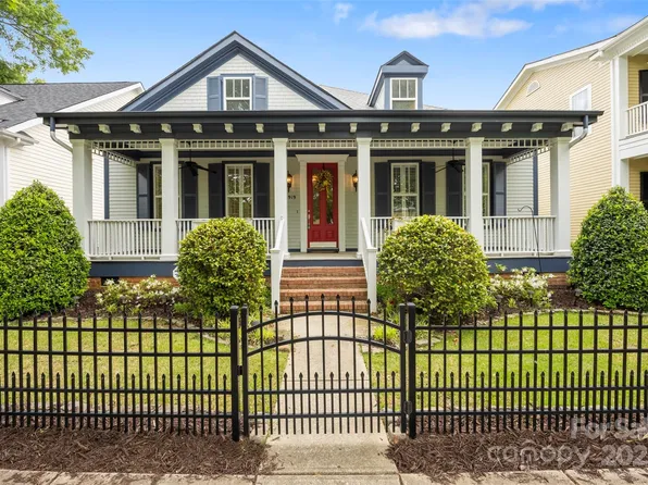 16919 Hedgerow Park Rd, Charlotte, NC 28277