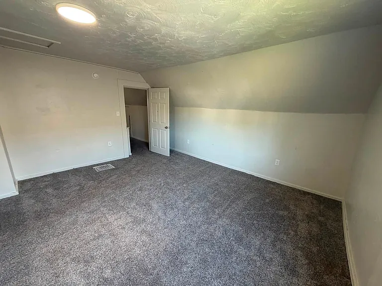 841 Moxahala Ave — Photo 10