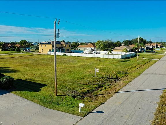 3rd image of 2048 NW 5th St