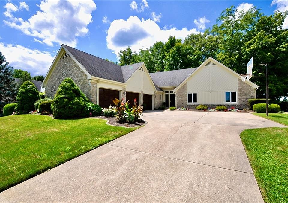 1st image of 133 Edgewater Dr