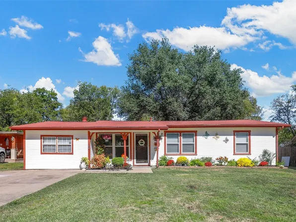 5009 Voncille St, Haltom City, TX 76117