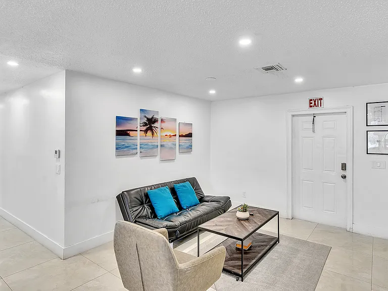 2121 McKinley St #2 — Photo 6
