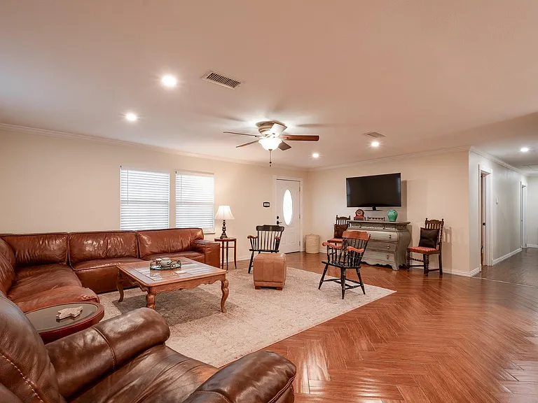 11620 Fostoria Rd — Photo 27