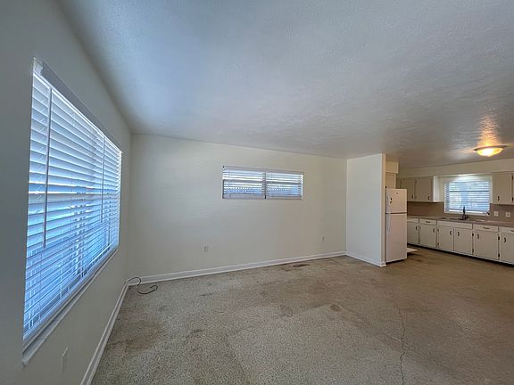 3rd image of 485 West Rd APT 1