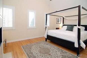 4th image of 1731 W Summerdale Ave